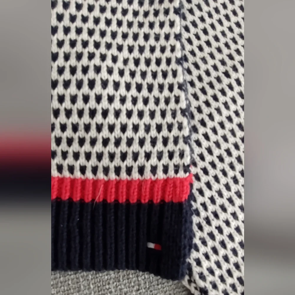 Tommy Hilfiger no additional